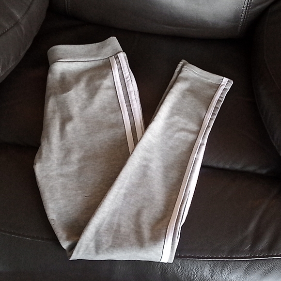 Stripe Leggings - Picture 2 of 4